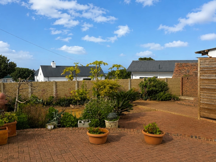 5 Bedroom Property for Sale in Stilbaai Wes Western Cape